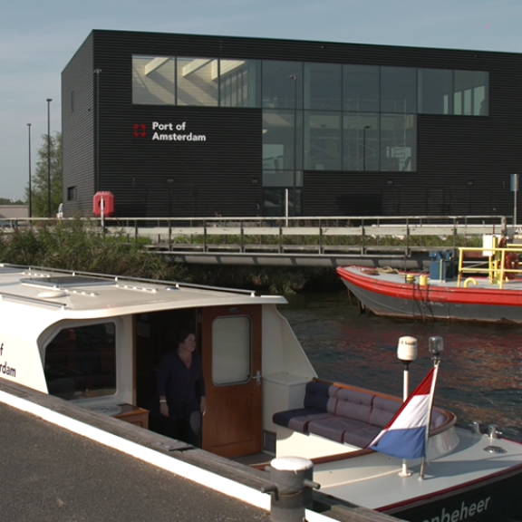 Amsterdamse haven waterstof schepen