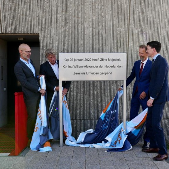 onthulling plak ijmuiden