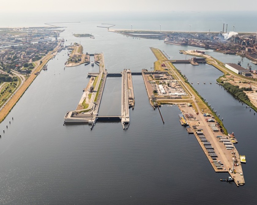 Zeesluis IJmuiden luchtfoto 2021