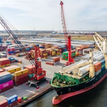 Containers in de haven
