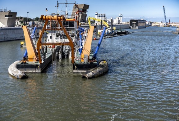 sluiskolk uitbaggeren nieuwe zeesluis