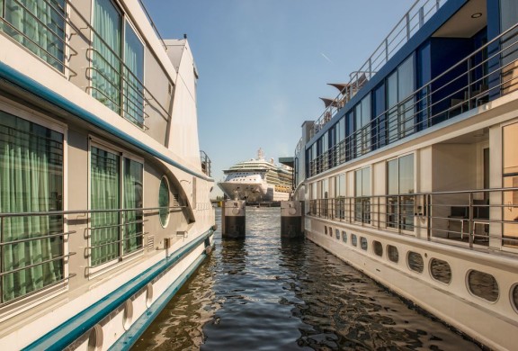 Ocean and river cruise in Amsterdam