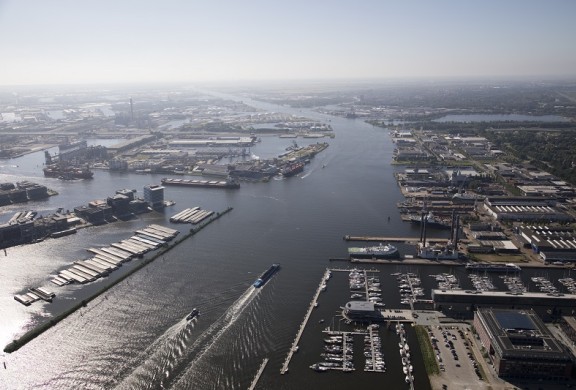 Luchtfoto Amsterdamse haven