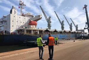 MV Teal Bay bij Katoen Natie