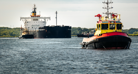 Havenbeambte op patrouille