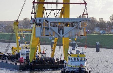 Bovenrolwagen succesvol ingehesen