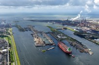 Dronebeelden van de nieuwe zeesluis bij IJmuiden