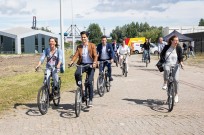 minister jetten bezoekt amsterdamse haven